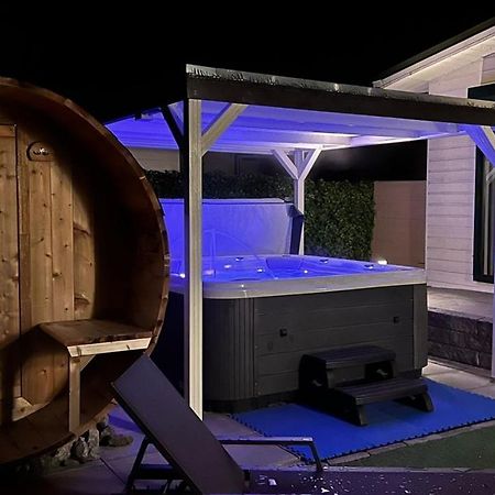 Chalet Buutengeweun, Met Luxe Jacuzzi En Tonsauna Sint Annaland Exteriör bild