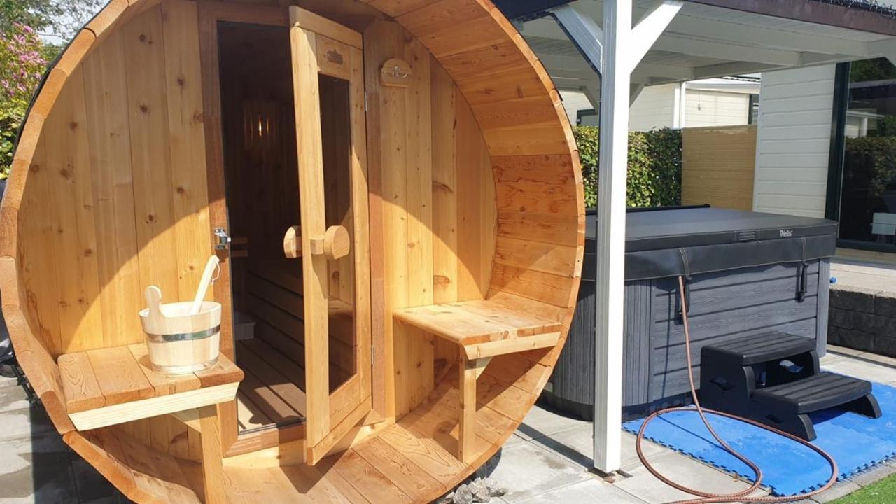 Chalet Buutengeweun, Met Luxe Jacuzzi En Tonsauna Sint Annaland Exteriör bild