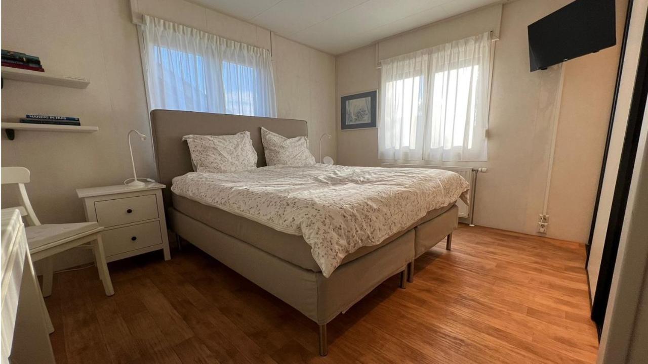 Chalet Buutengeweun, Met Luxe Jacuzzi En Tonsauna Sint Annaland Exteriör bild
