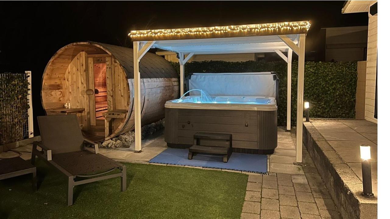 Chalet Buutengeweun, Met Luxe Jacuzzi En Tonsauna Sint Annaland Exteriör bild