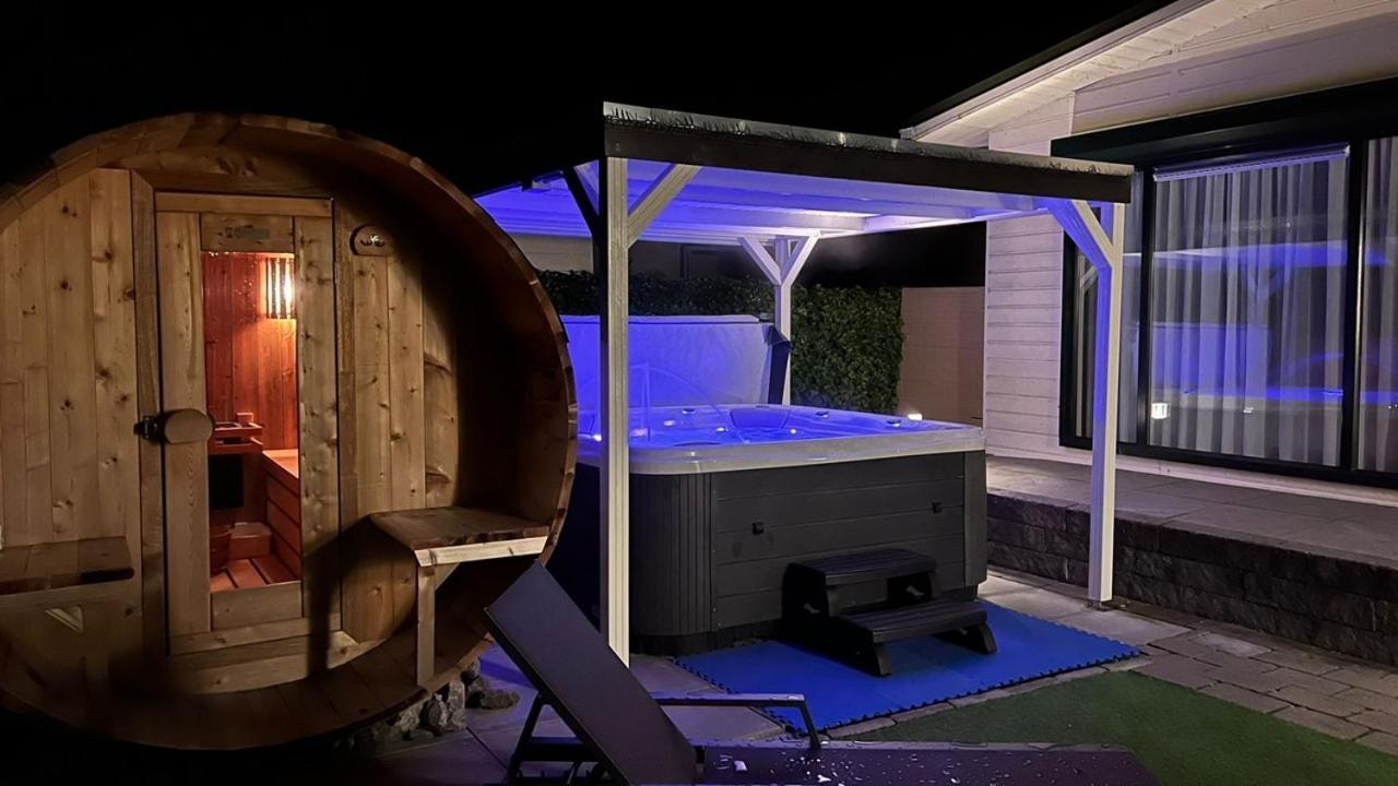 Chalet Buutengeweun, Met Luxe Jacuzzi En Tonsauna Sint Annaland Exteriör bild